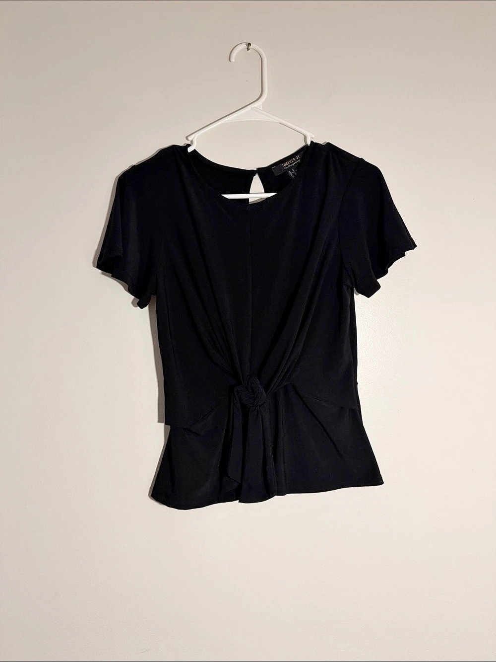 Forever 21 Black Short Sleeve Top Size Medium Like New